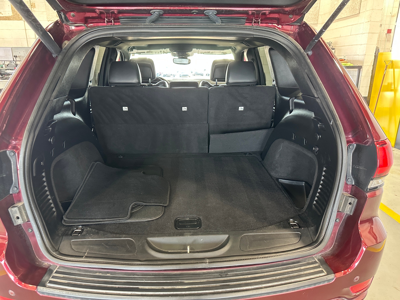 Thumbnail: 2019 Jeep Grand Cherokee - 7