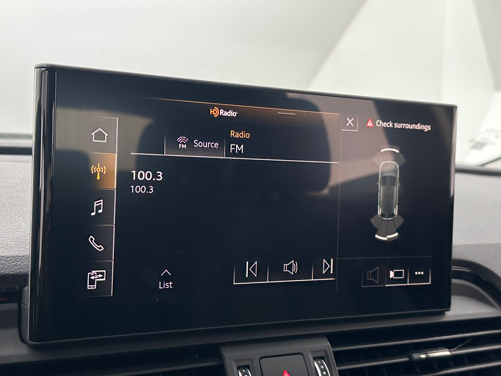 Thumbnail: 2022 Audi Q5 - 3