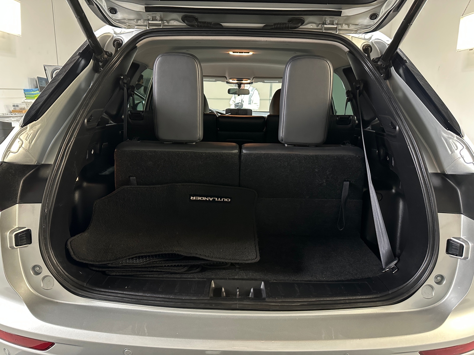 Thumbnail: 2023 Mitsubishi Outlander - 6