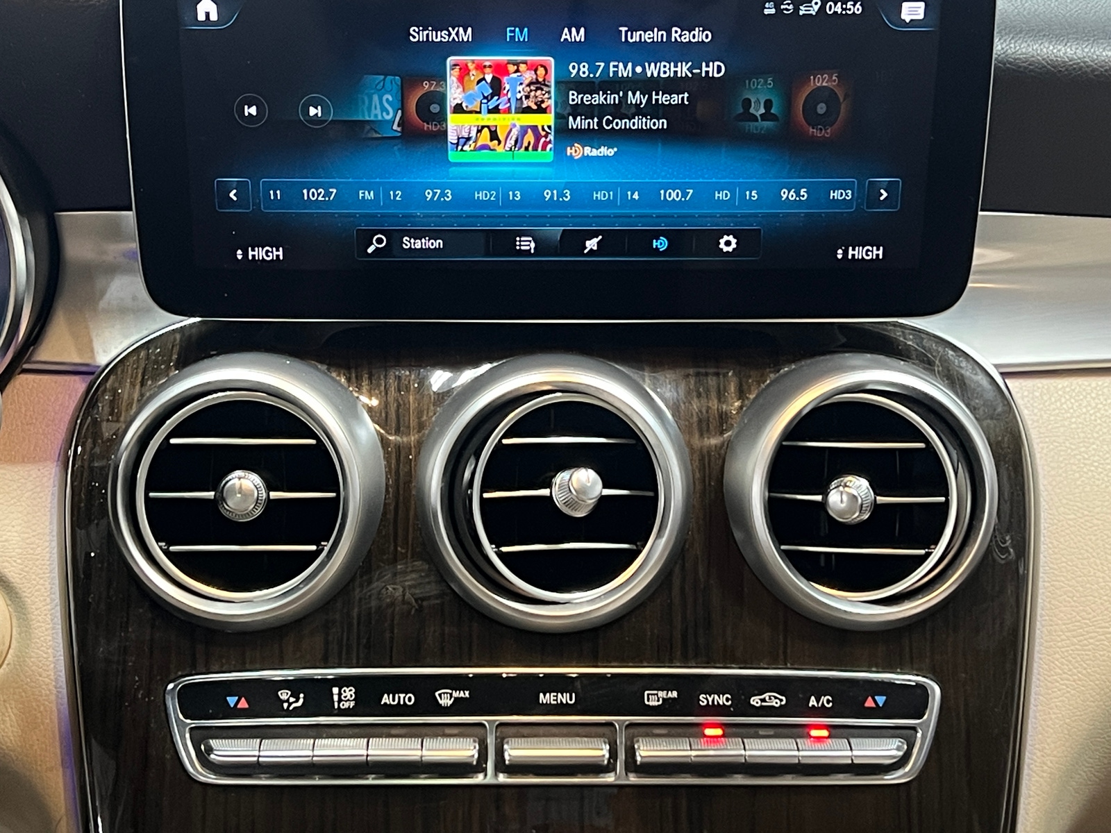 Thumbnail: 2022 Mercedes-Benz GLC - 3