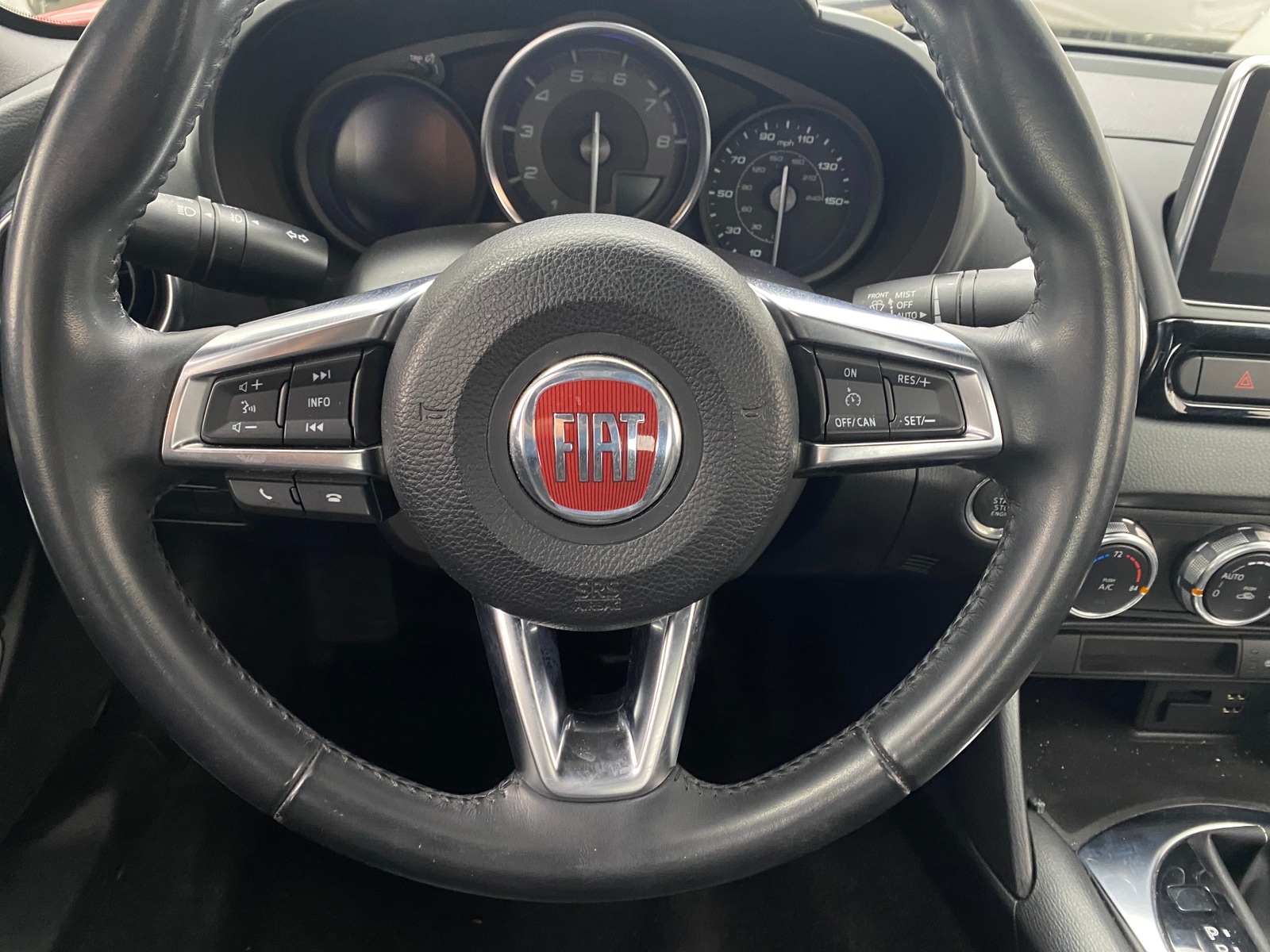 Thumbnail: 2017 Fiat 124 Spider - 4