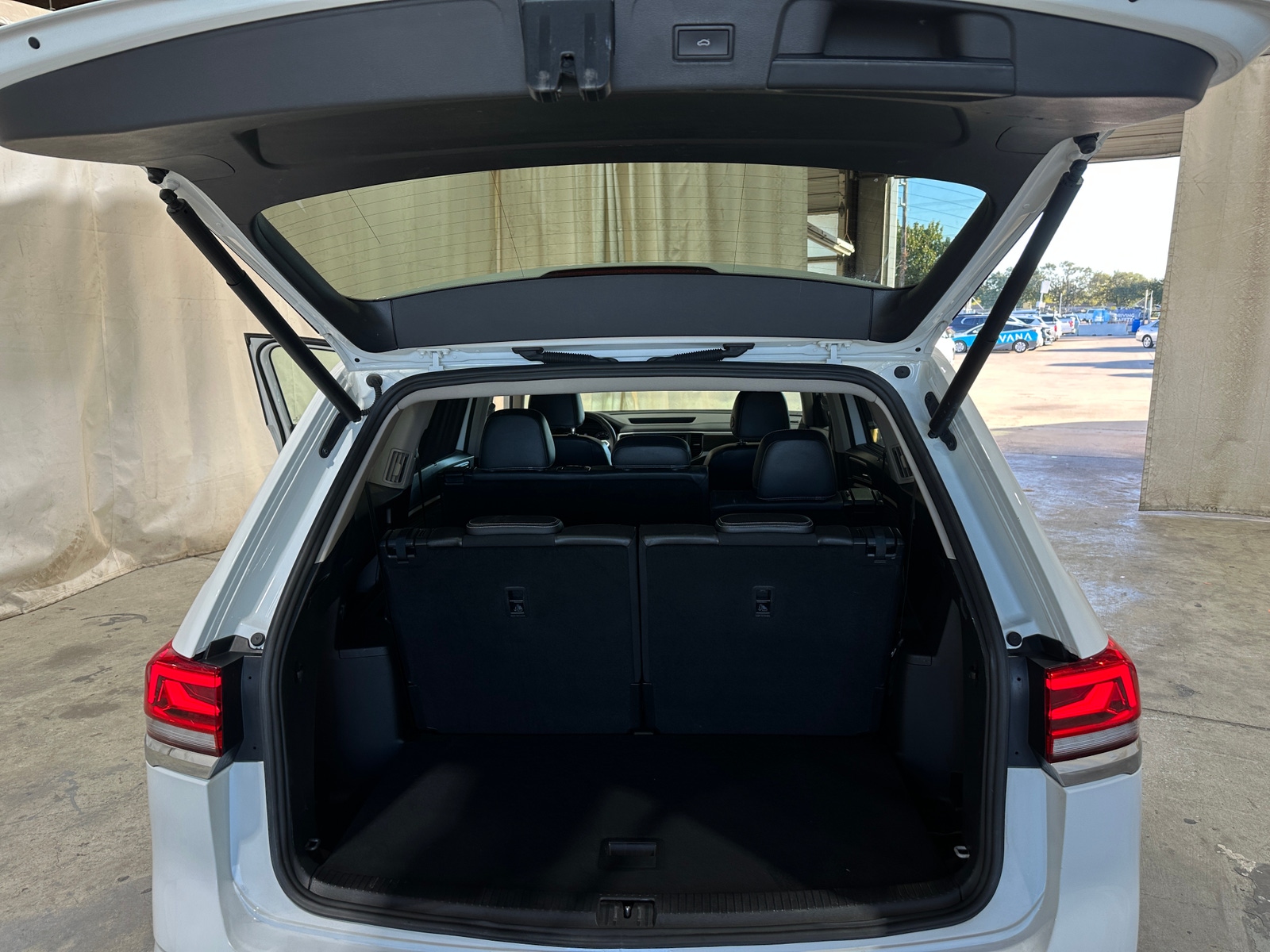 Thumbnail: 2021 Volkswagen Atlas - 6