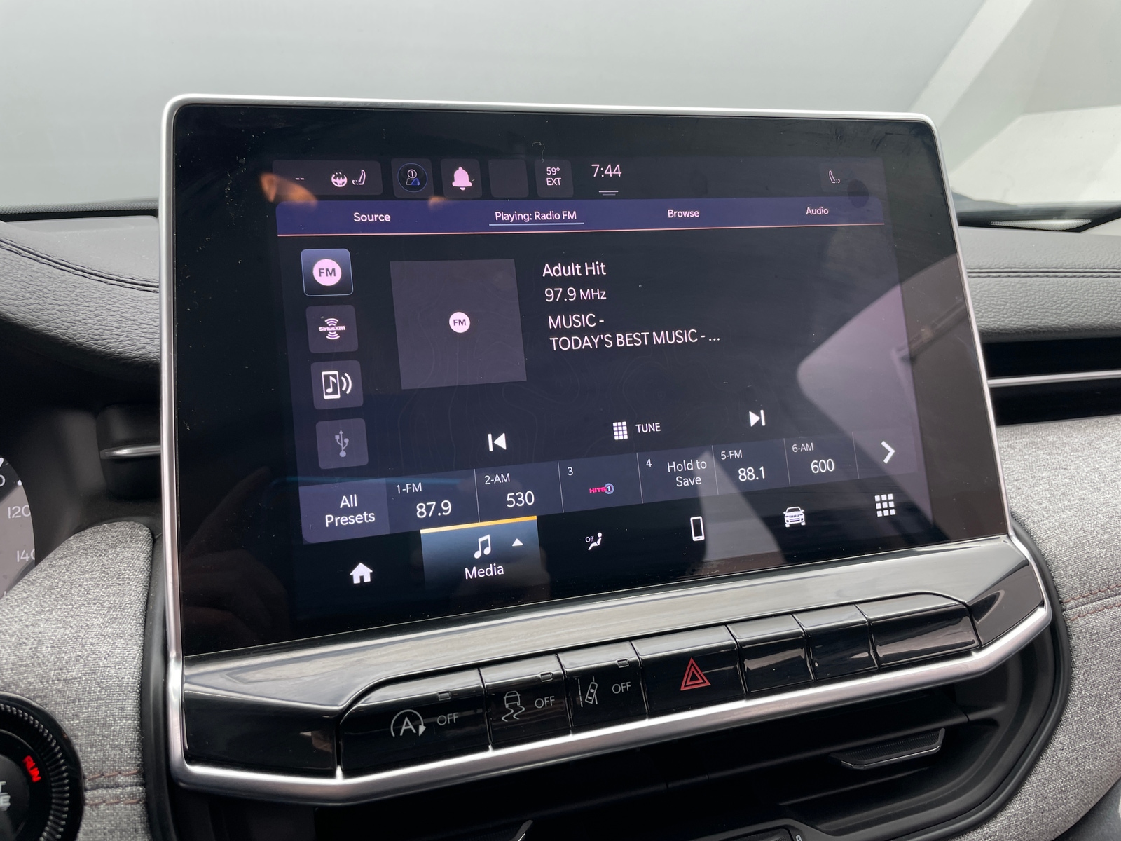 Thumbnail: 2022 Jeep Compass - 3