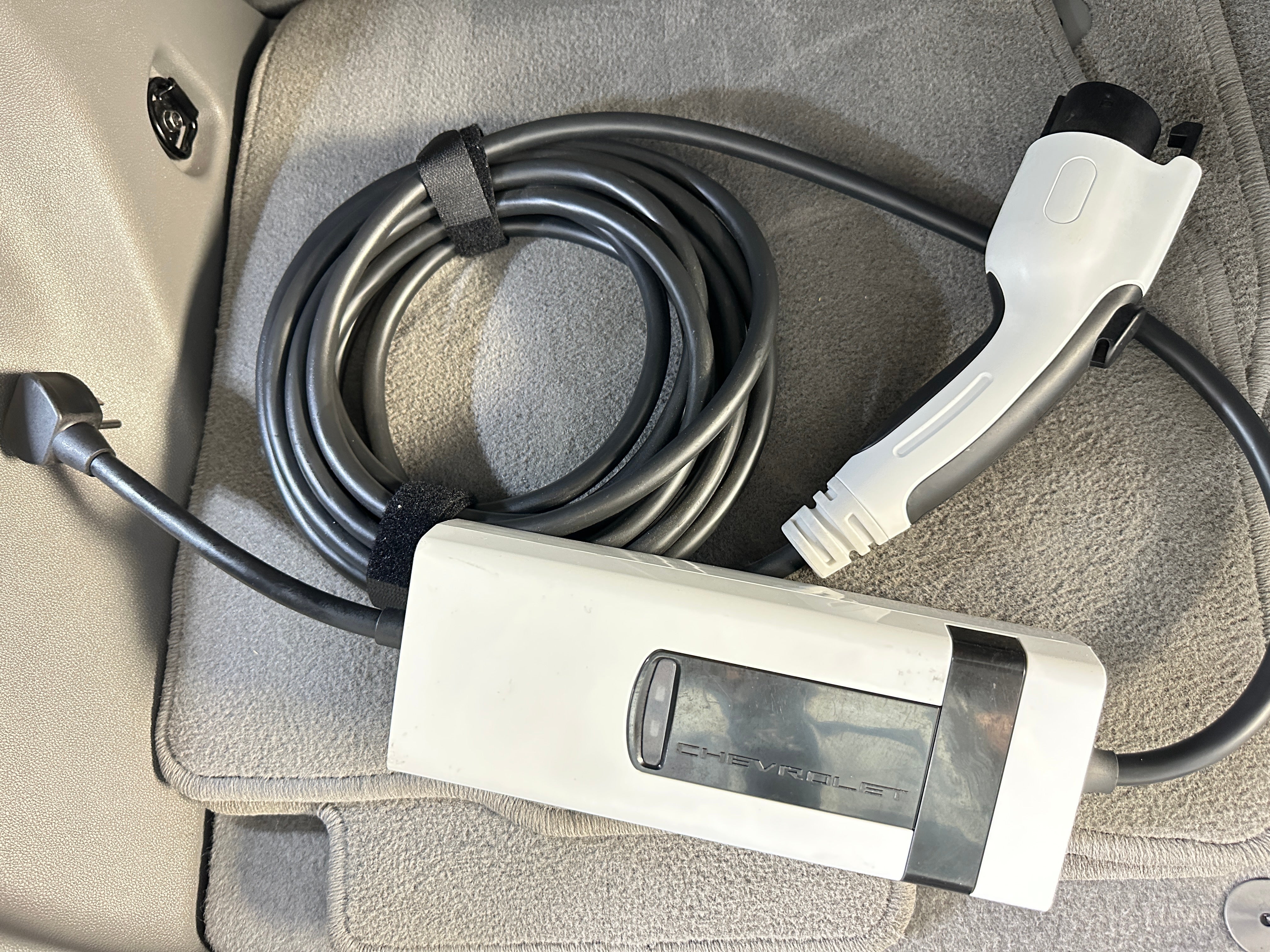 Used 2022 Chevrolet Bolt EUV Premier with VIN 1G1FZ6S06N4134830 for sale in Oak Creek, WI