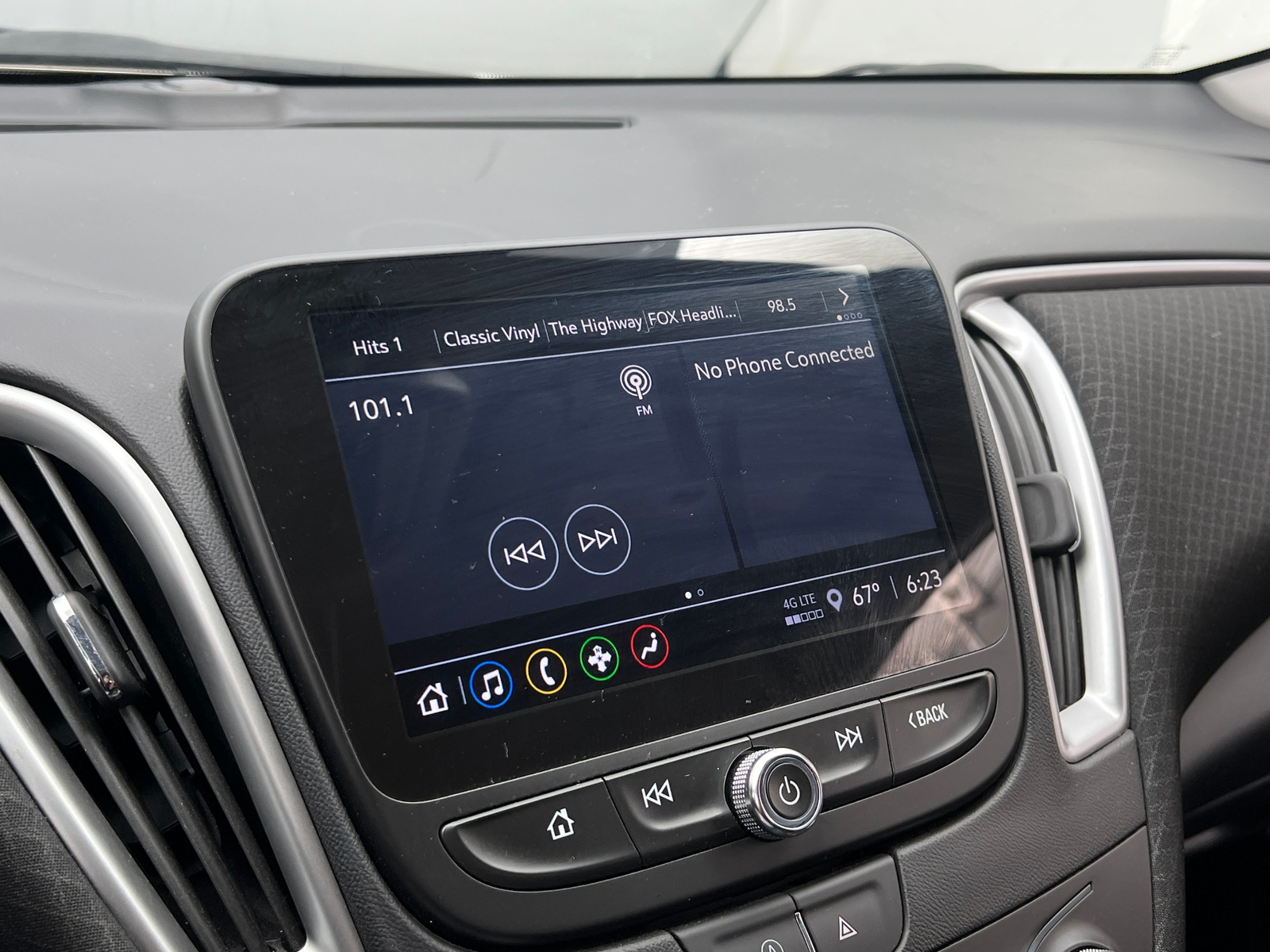 Thumbnail: 2023 Chevrolet Malibu - 4