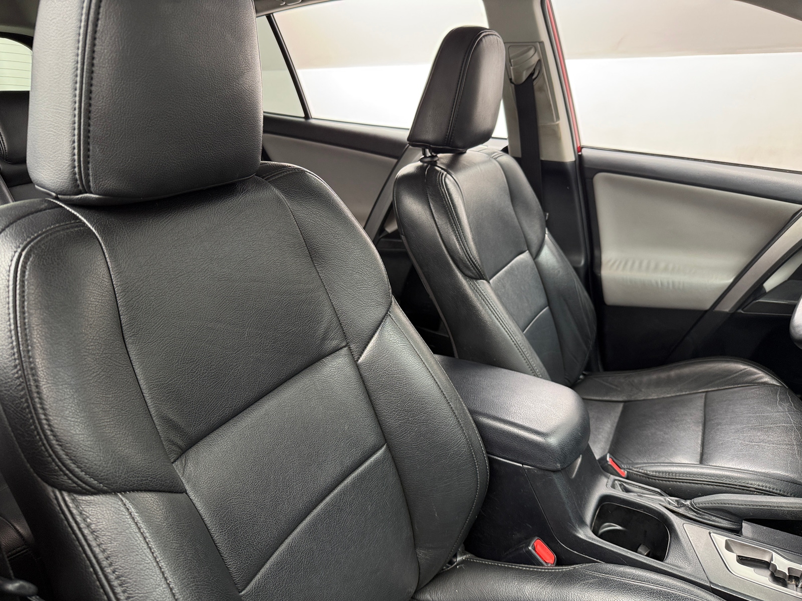 Thumbnail: 2016 Toyota RAV4 - 2