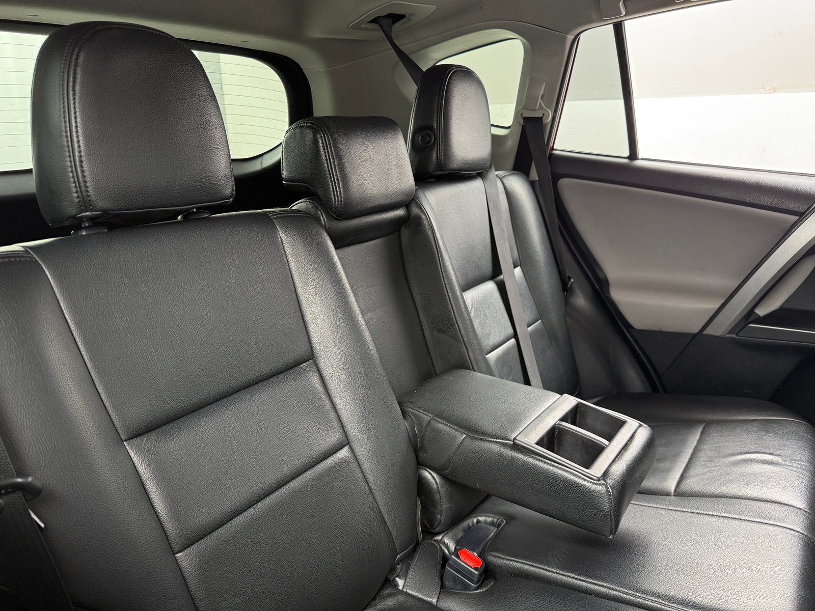 Thumbnail: 2016 Toyota RAV4 - 6