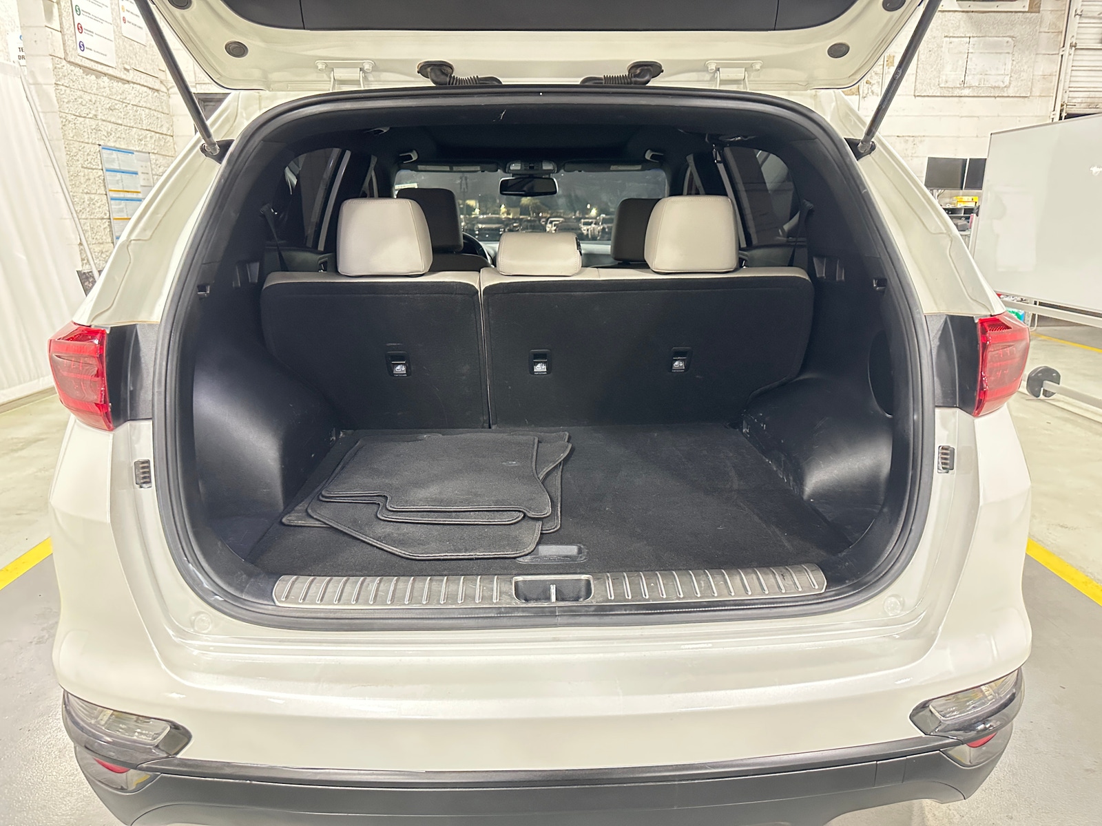 Thumbnail: 2020 Kia Sportage - 6