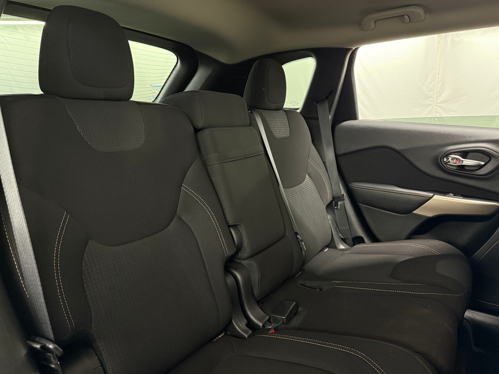 Thumbnail: 2017 Jeep Cherokee - 6