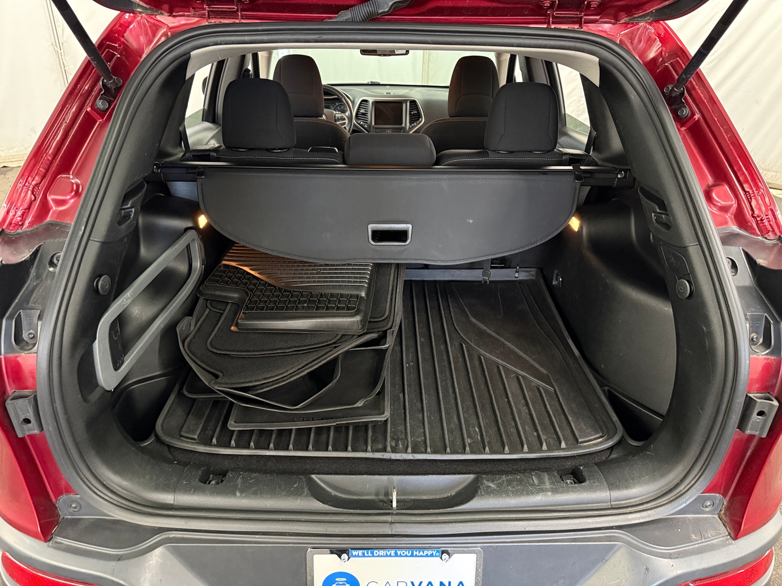 Thumbnail: 2017 Jeep Cherokee - 7