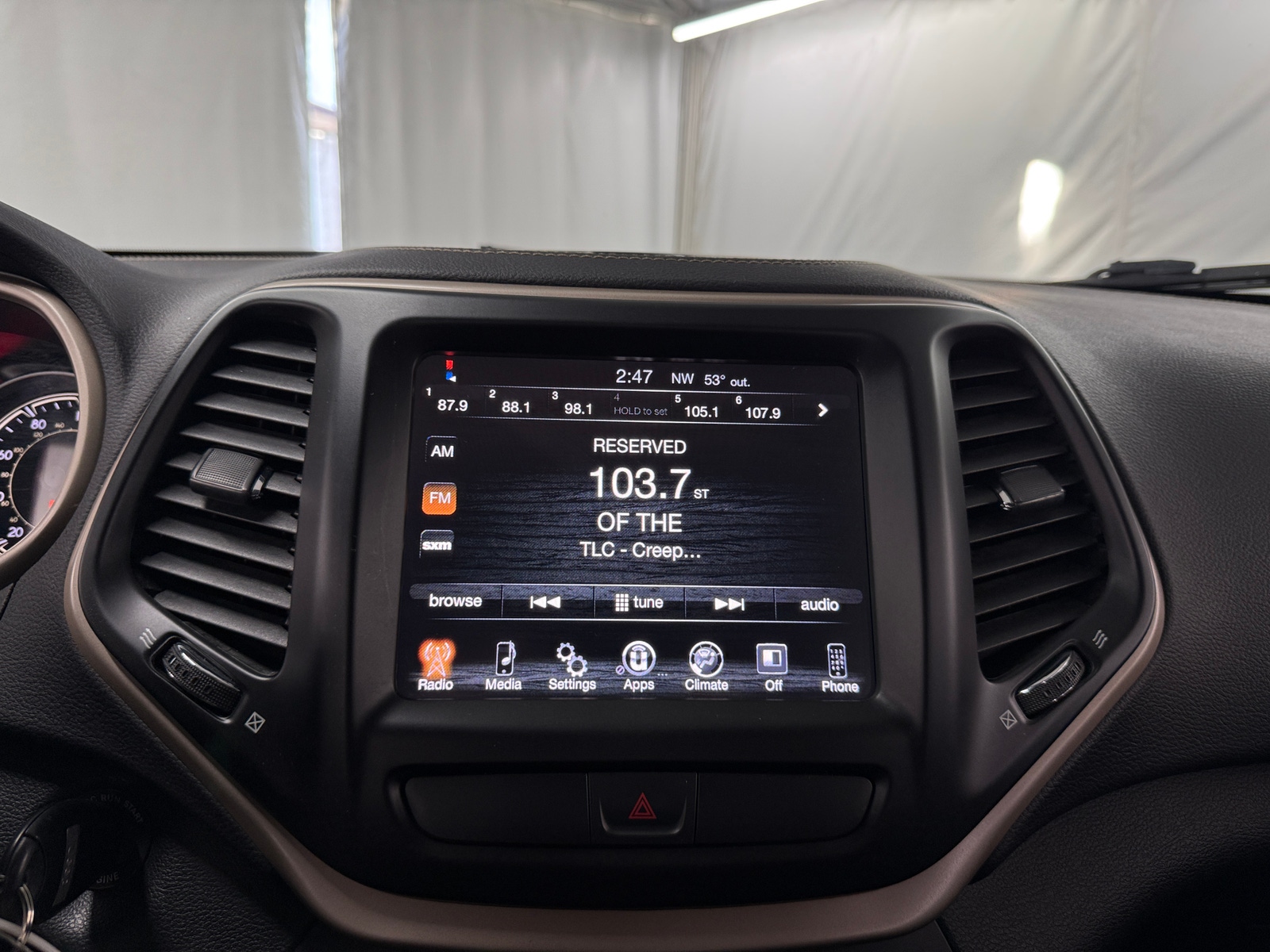 Thumbnail: 2017 Jeep Cherokee - 4