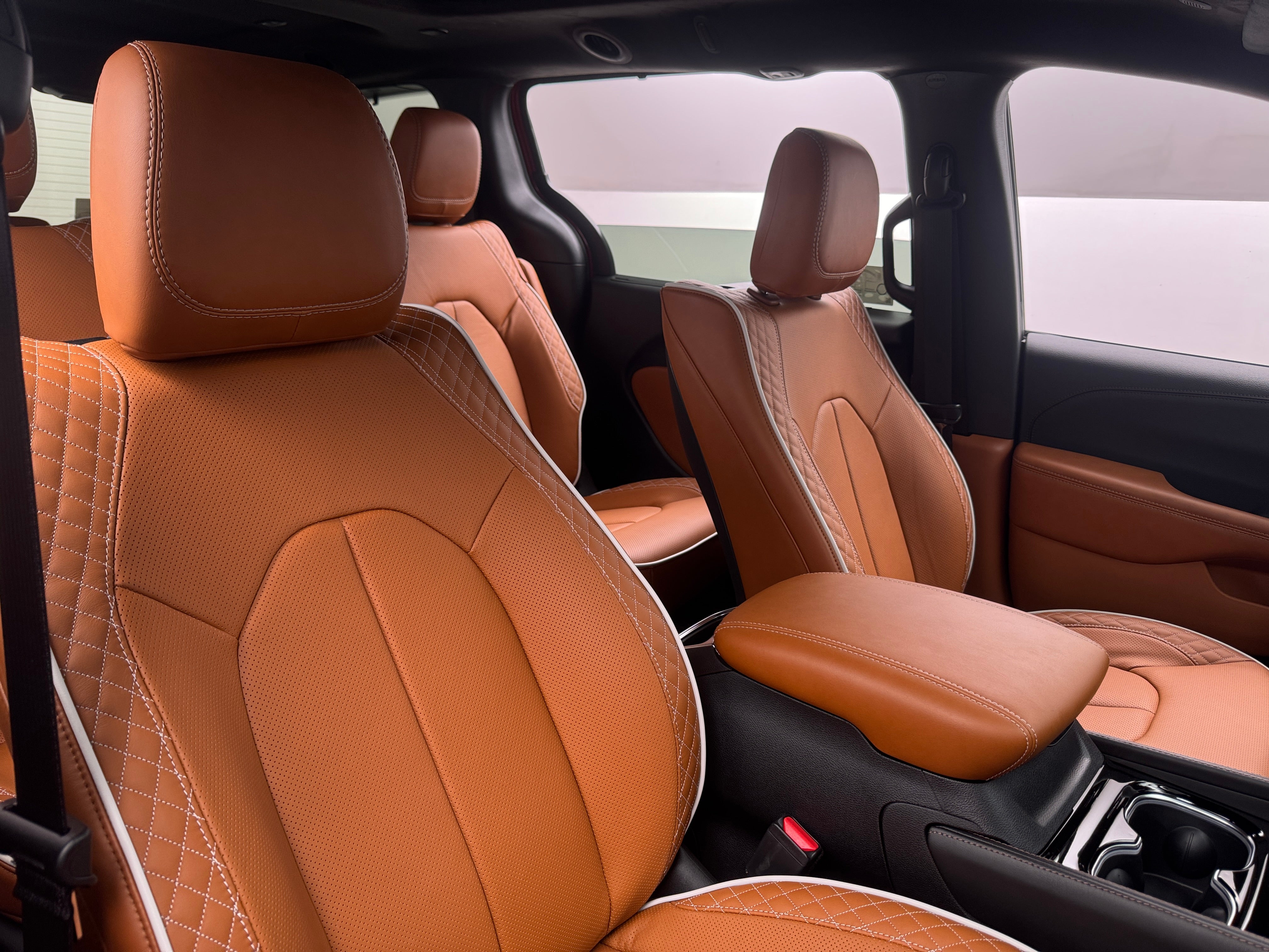 2026 Chrysler Pacifica Pinnacle - Photo 6