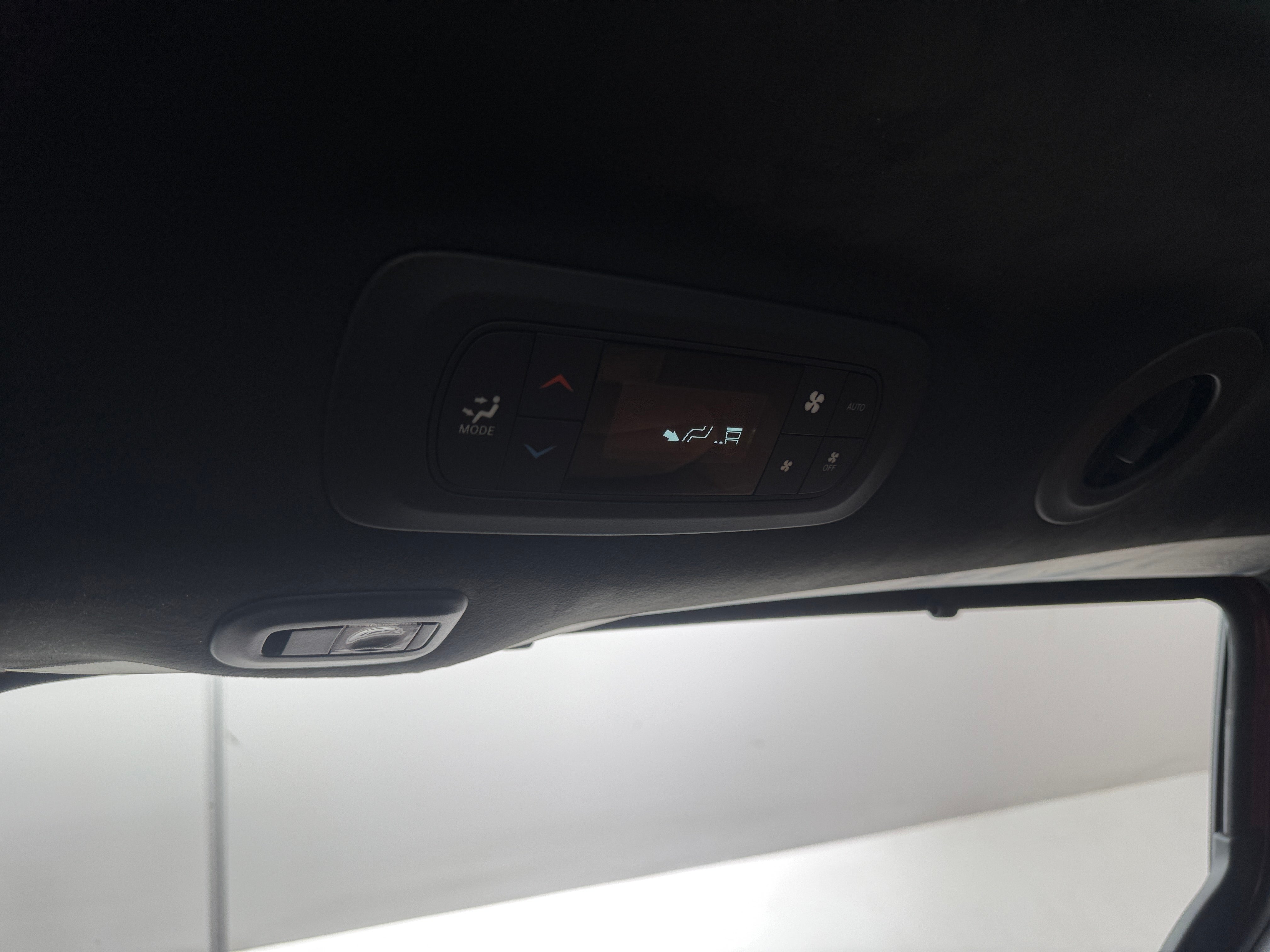 2026 Chrysler Pacifica Pinnacle - Photo 3
