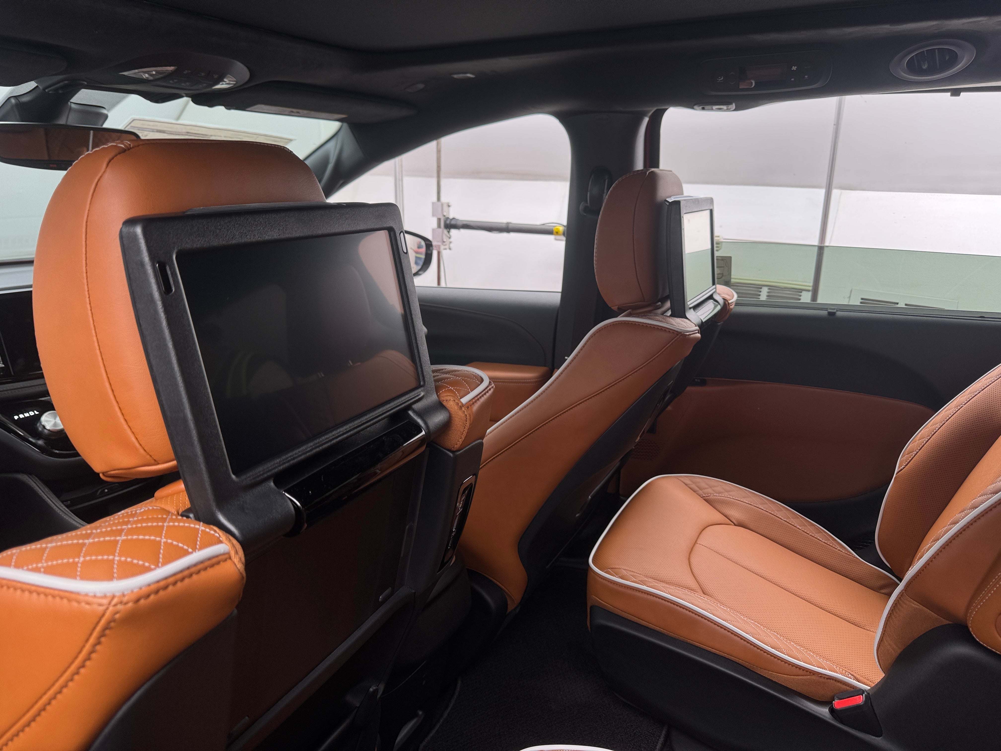 2026 Chrysler Pacifica Pinnacle - Photo 5
