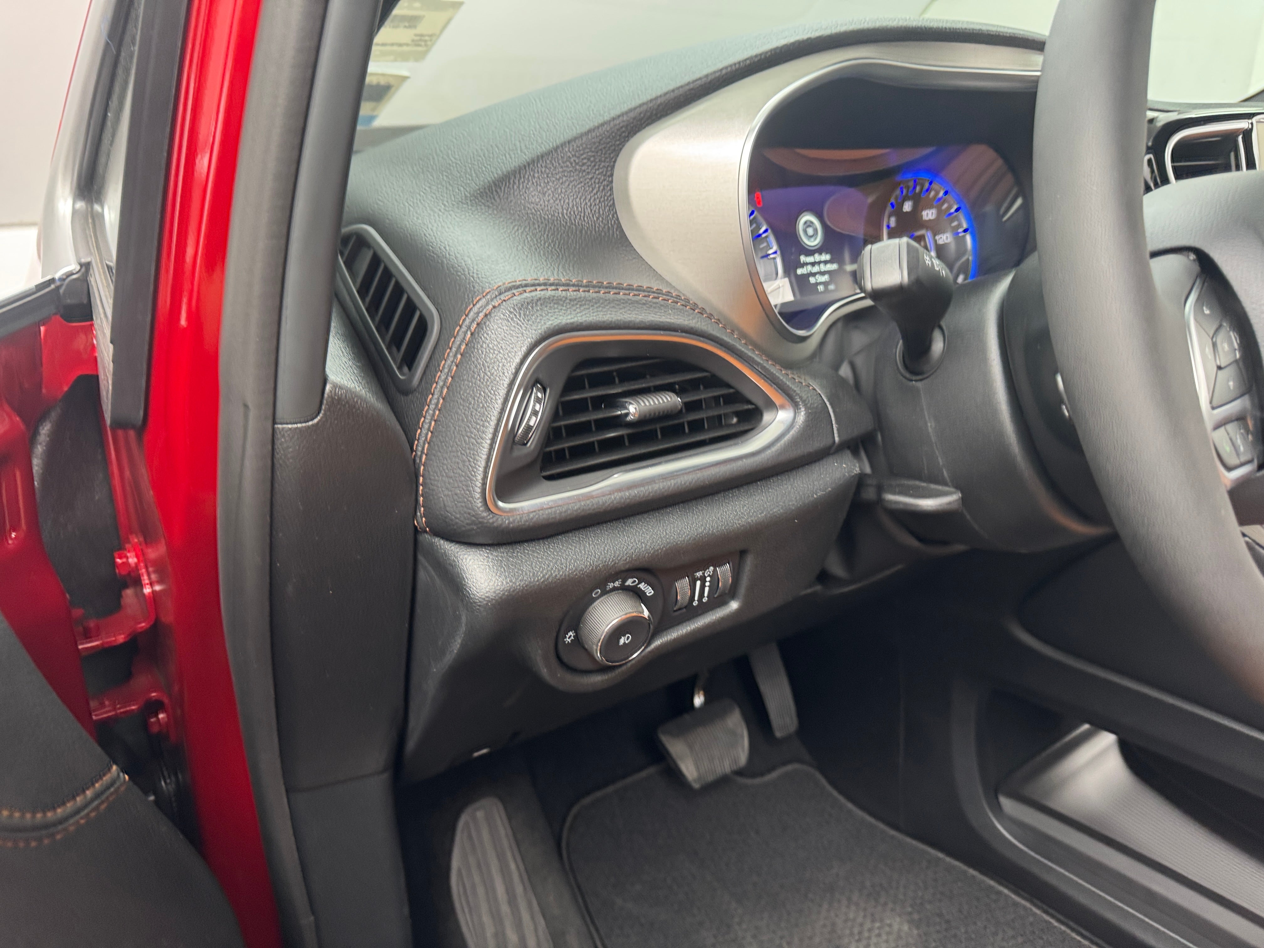 2026 Chrysler Pacifica Pinnacle - Photo 15