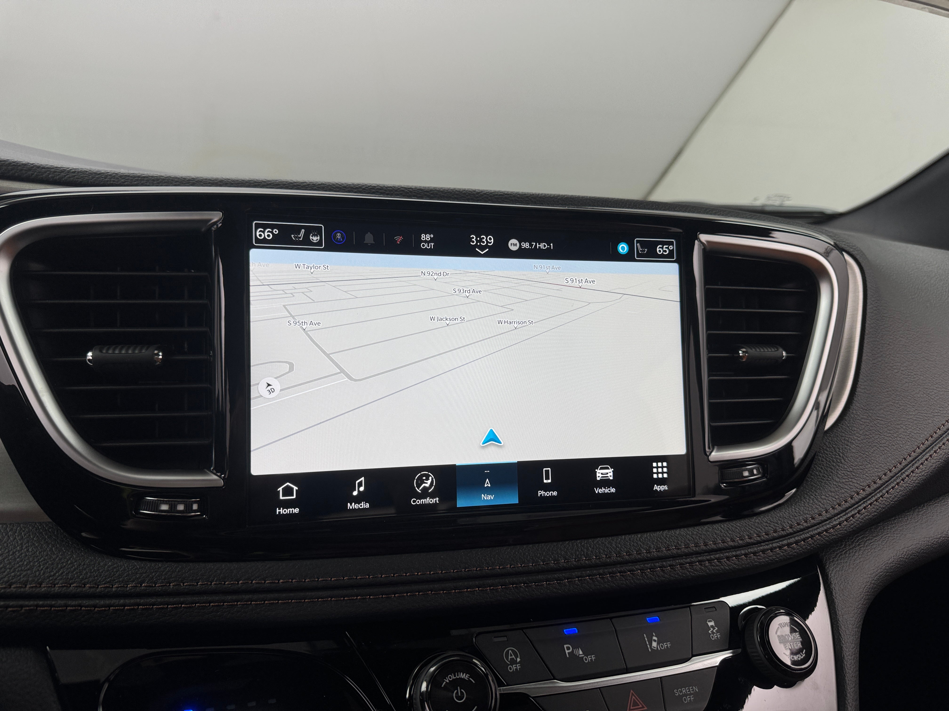 2026 Chrysler Pacifica Pinnacle - Photo 13