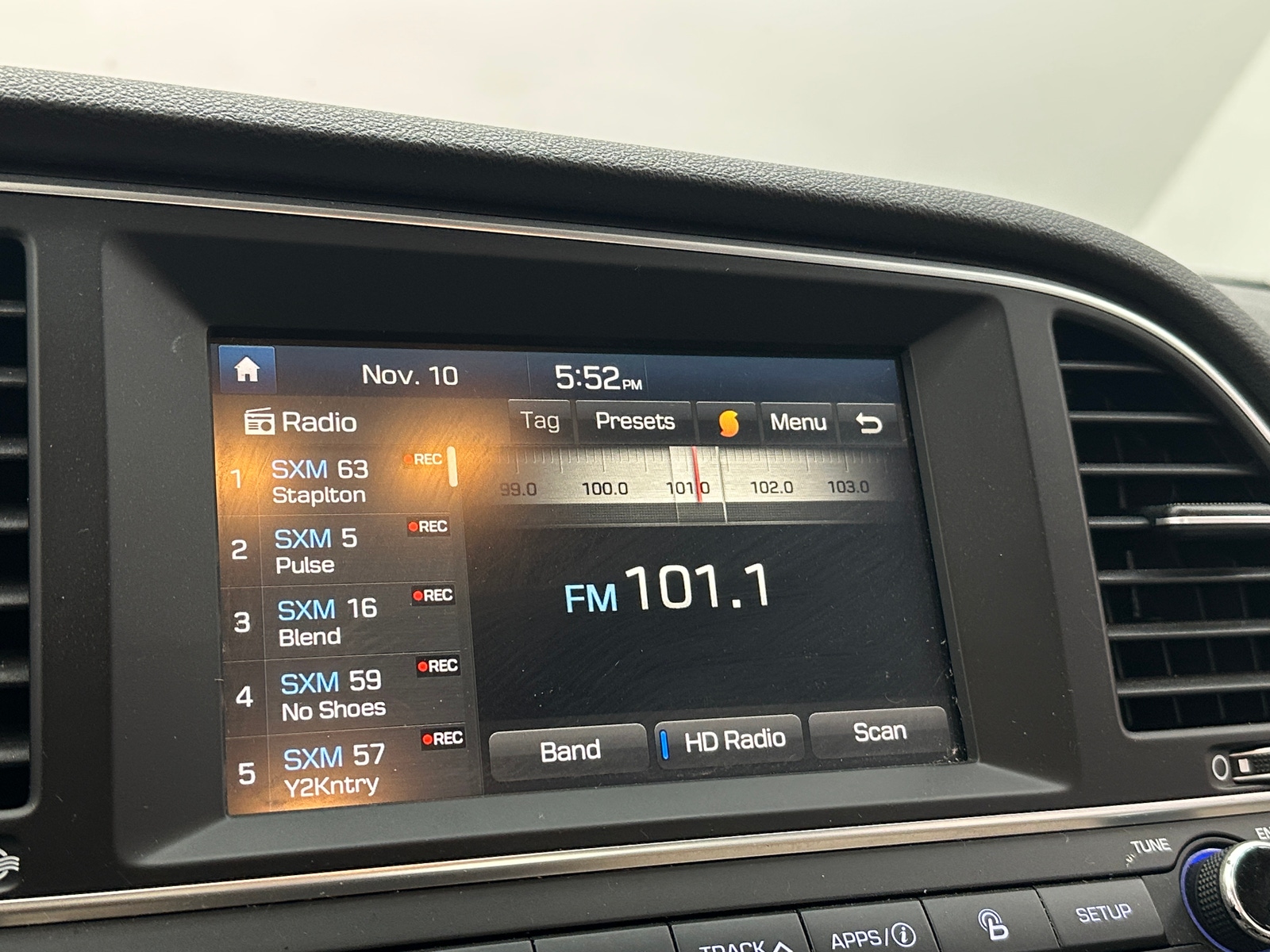 Thumbnail: 2017 Hyundai Elantra - 3