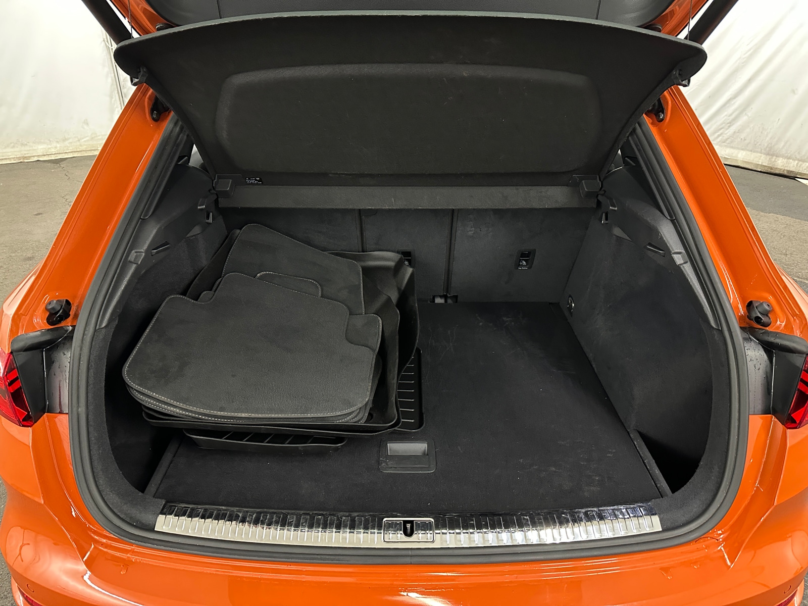 Thumbnail: 2020 Audi Q3 - 6