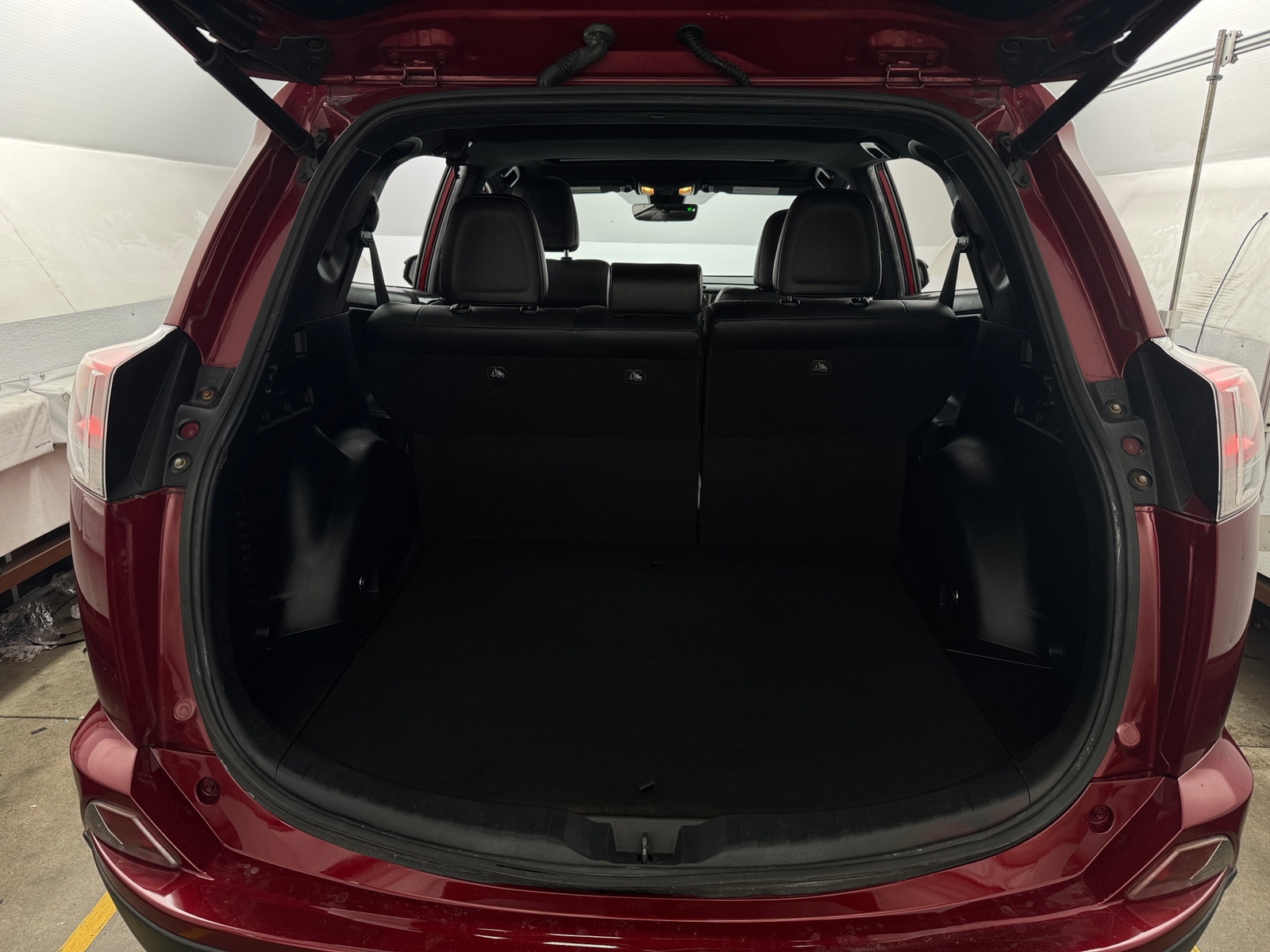 Thumbnail: 2018 Toyota RAV4 - 6