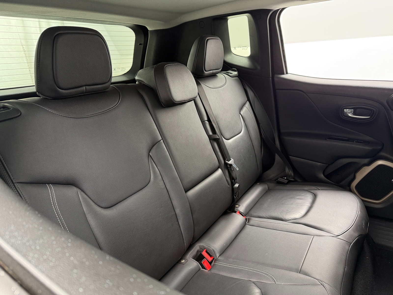 Thumbnail: 2016 Jeep Renegade - 5