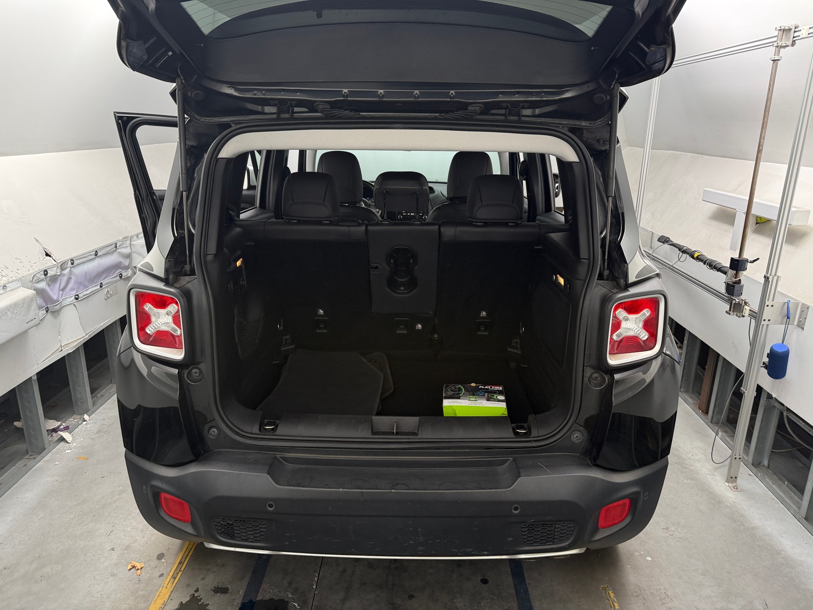 Thumbnail: 2016 Jeep Renegade - 6