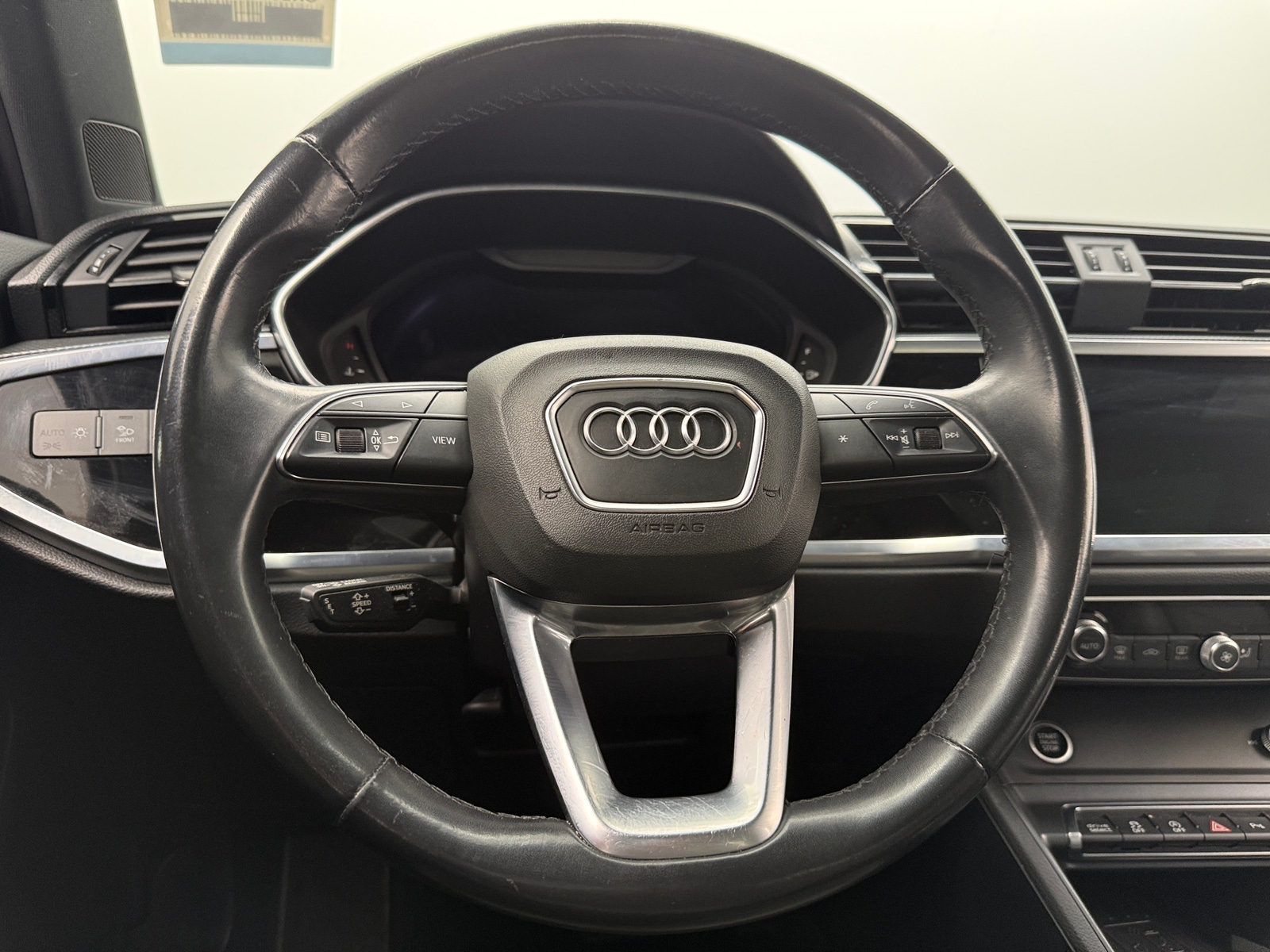 Thumbnail: 2022 Audi Q3 - 4