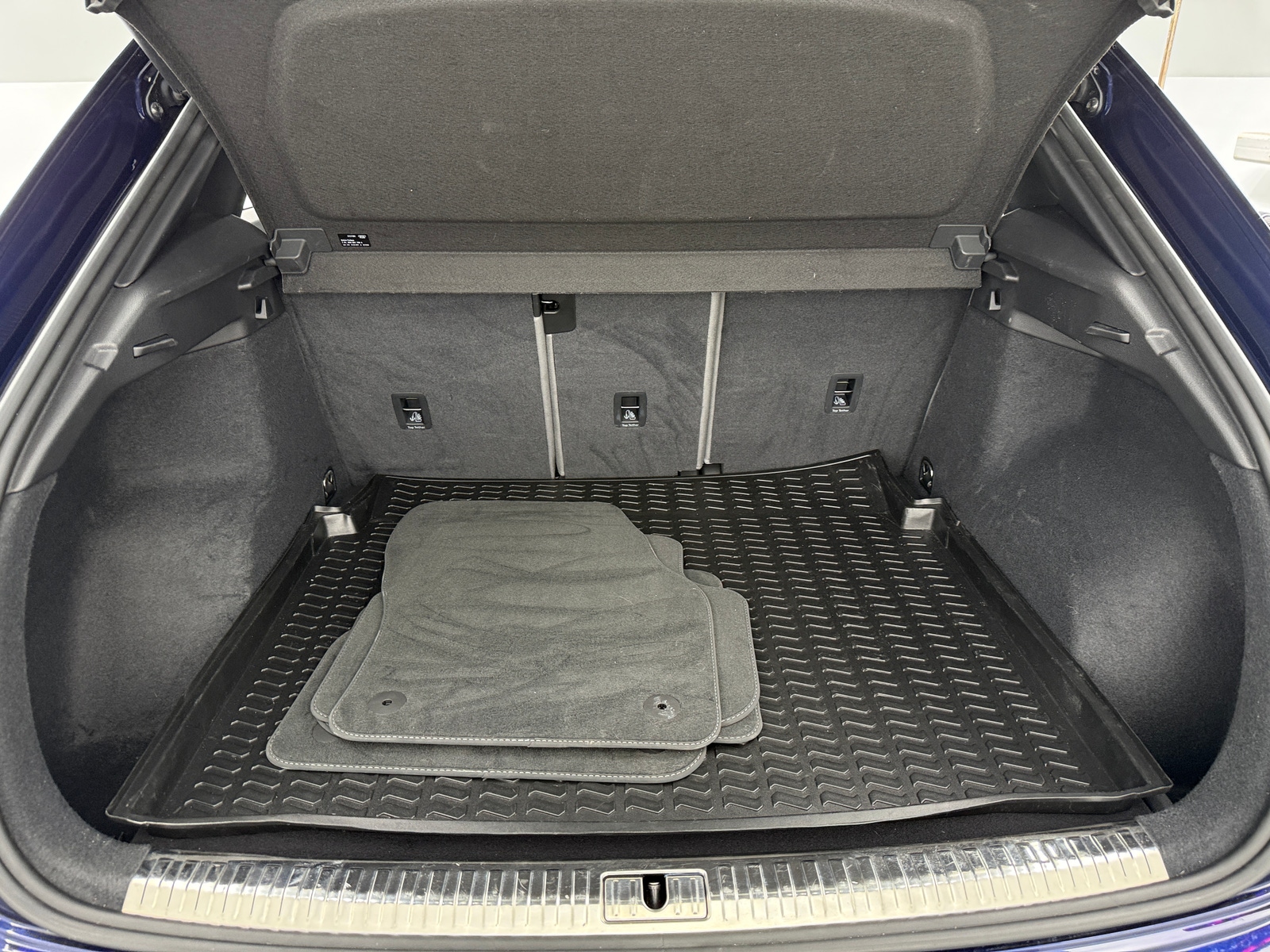 Thumbnail: 2022 Audi Q3 - 6