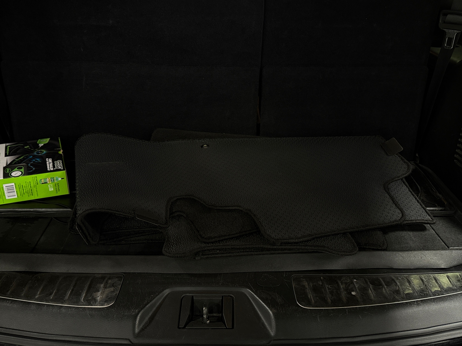 Thumbnail: 2016 INFINITI QX80 - 6