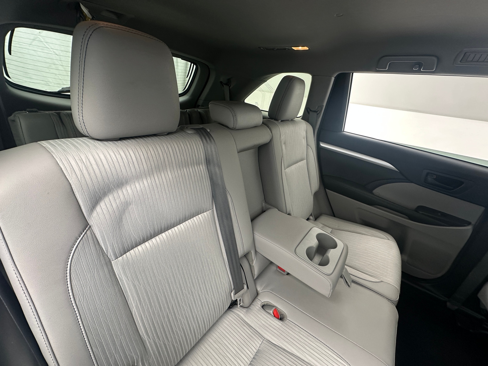 Thumbnail: 2017 Toyota Highlander - 6