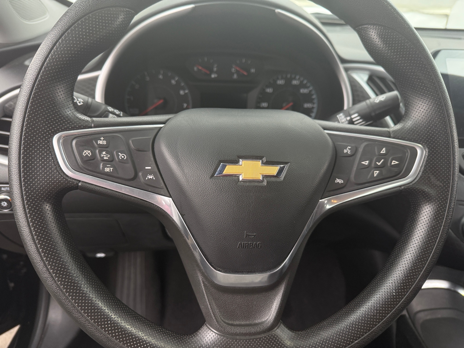 Thumbnail: 2023 Chevrolet Malibu - 5