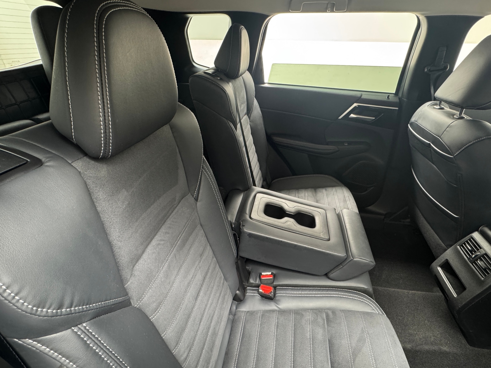 Thumbnail: 2022 Mitsubishi Outlander - 5