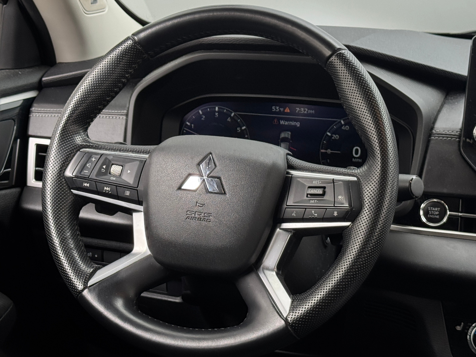 Thumbnail: 2022 Mitsubishi Outlander - 4