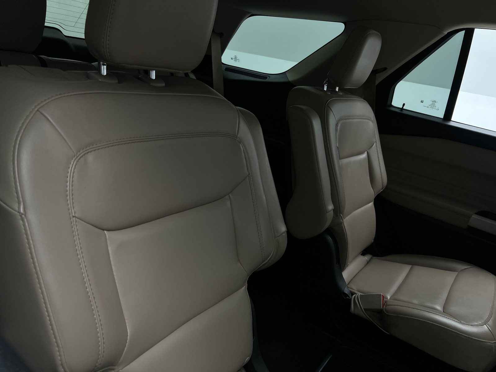 Thumbnail: 2021 Ford Explorer - 6