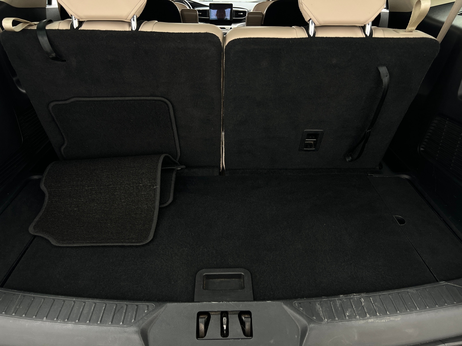 Thumbnail: 2021 Ford Explorer - 7