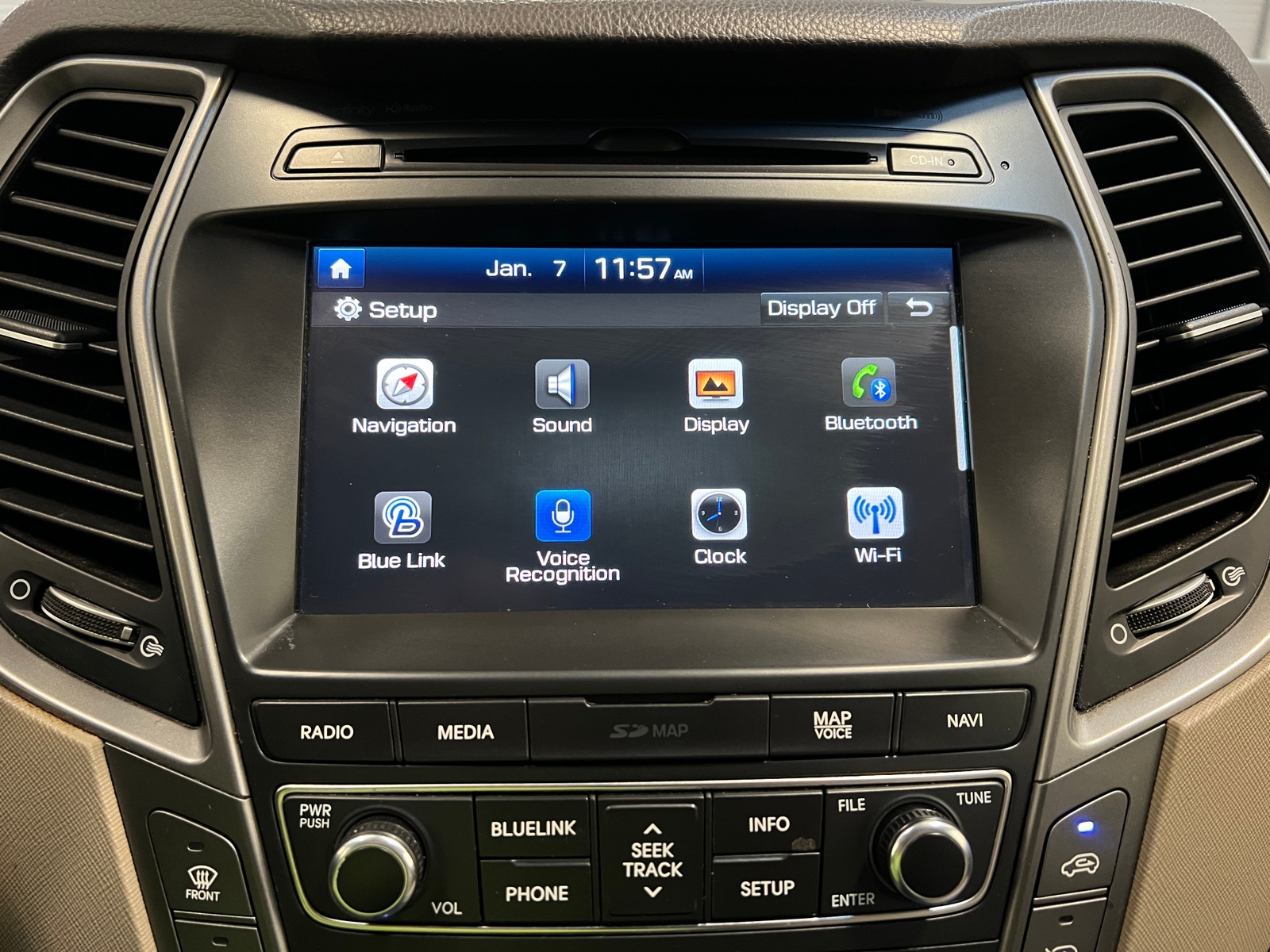 Thumbnail: 2017 Hyundai Santa Fe - 3