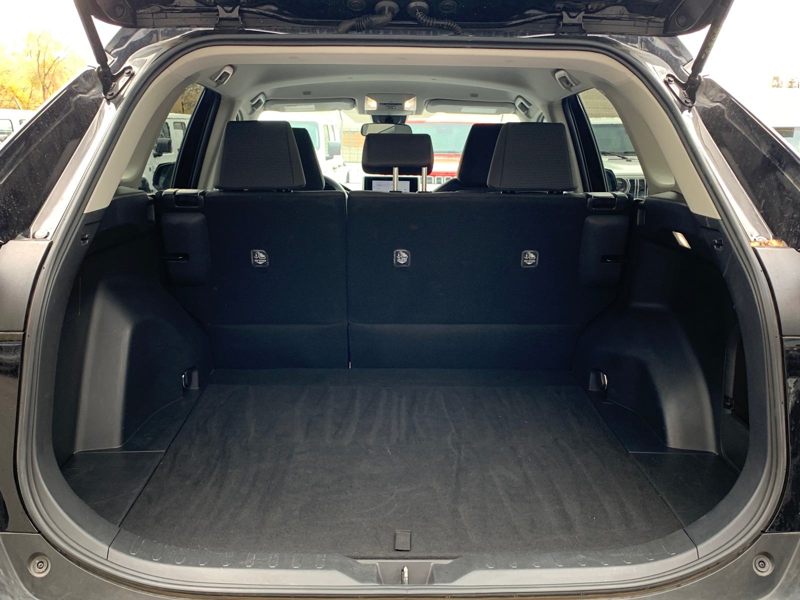 Thumbnail: 2025 Toyota RAV4 - 6