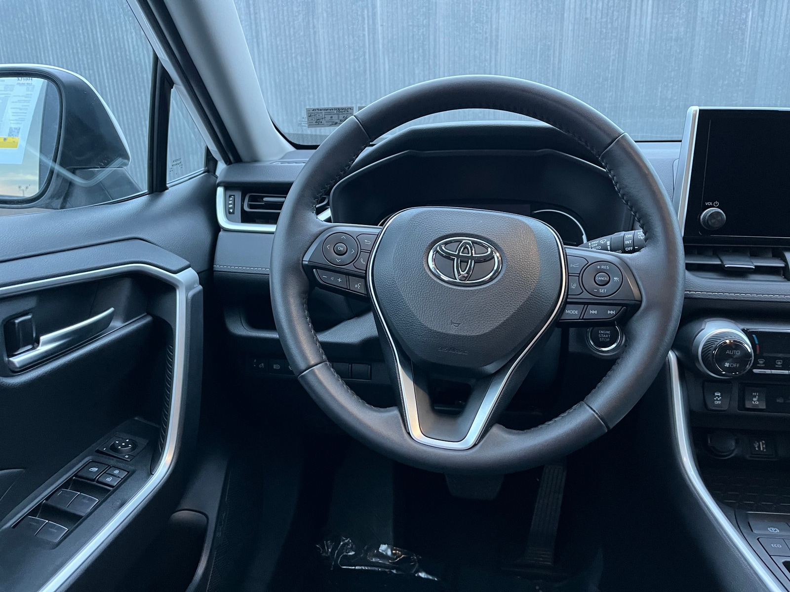 Thumbnail: 2025 Toyota RAV4 - 5