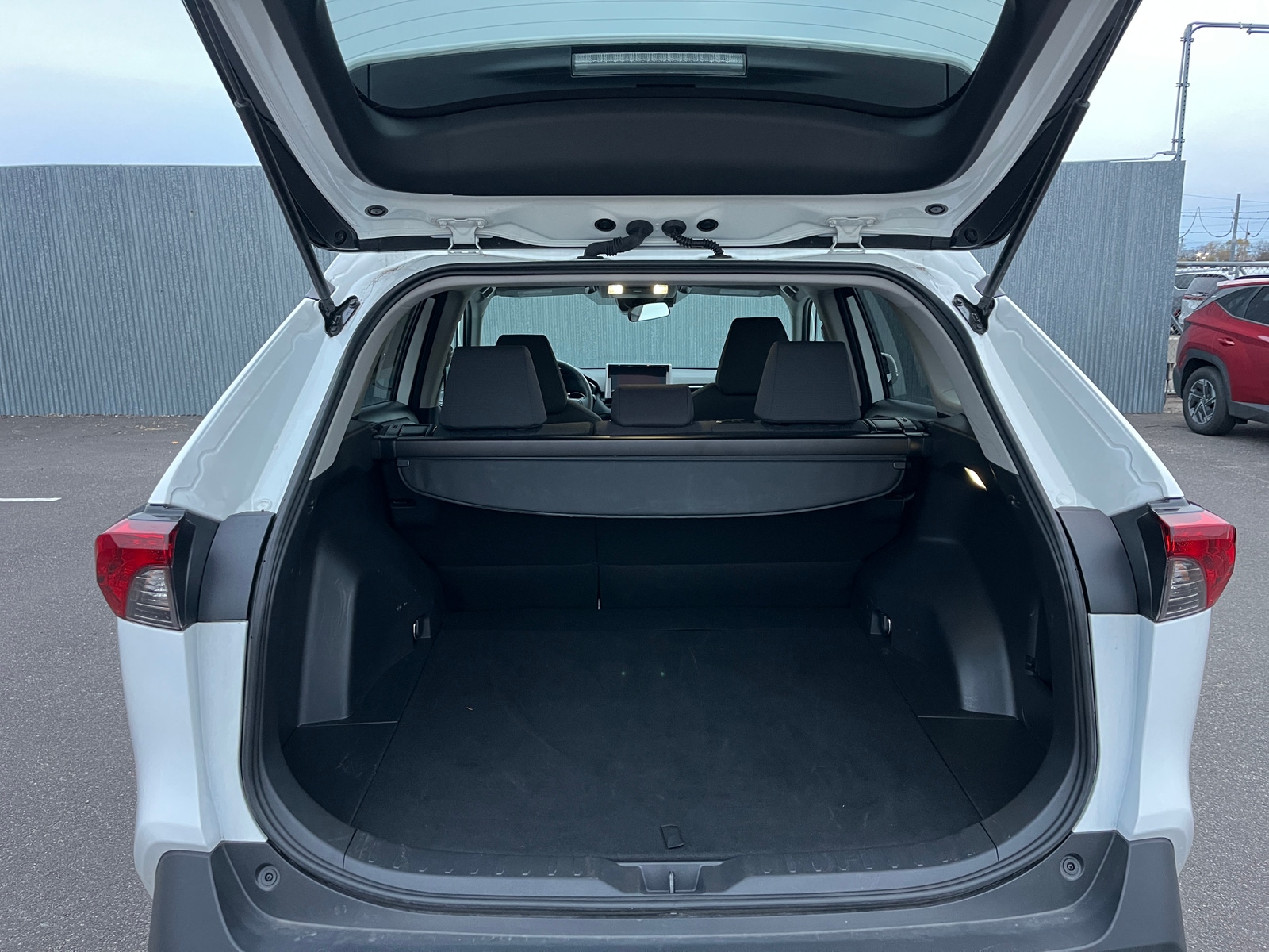 Thumbnail: 2025 Toyota RAV4 - 6