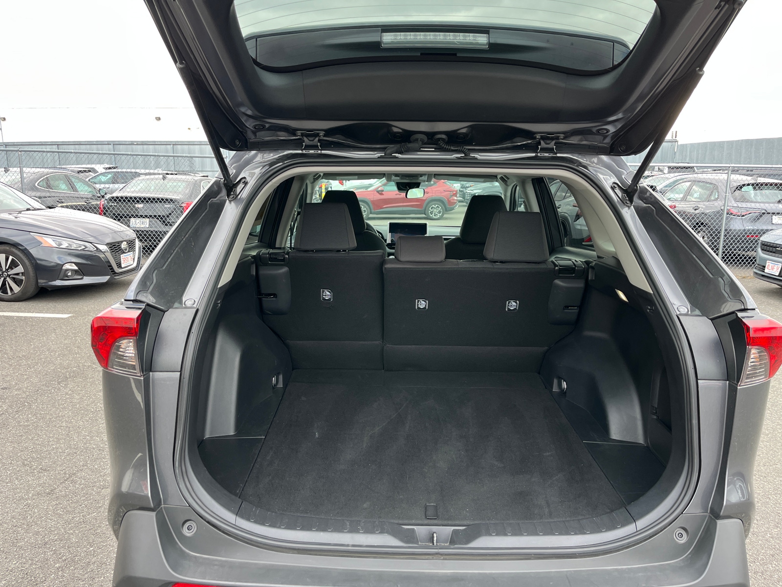 Thumbnail: 2025 Toyota RAV4 - 6