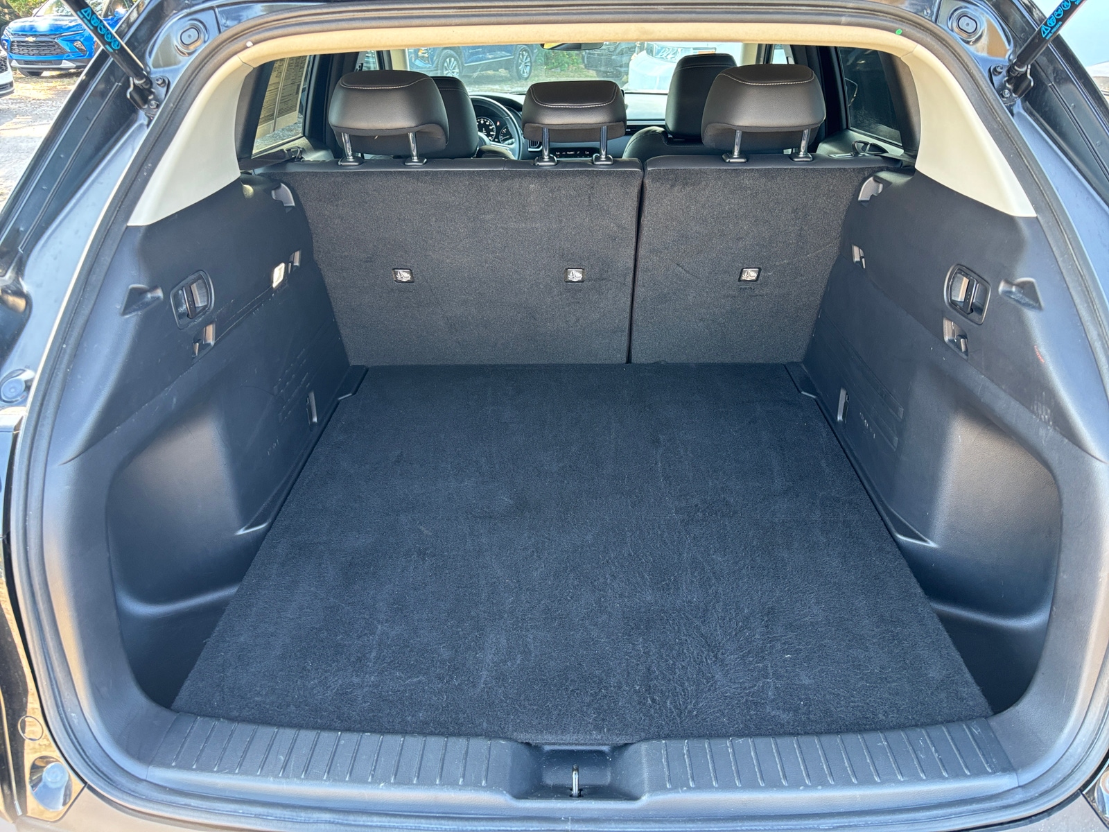 Thumbnail: 2025 Mazda CX-50 - 6