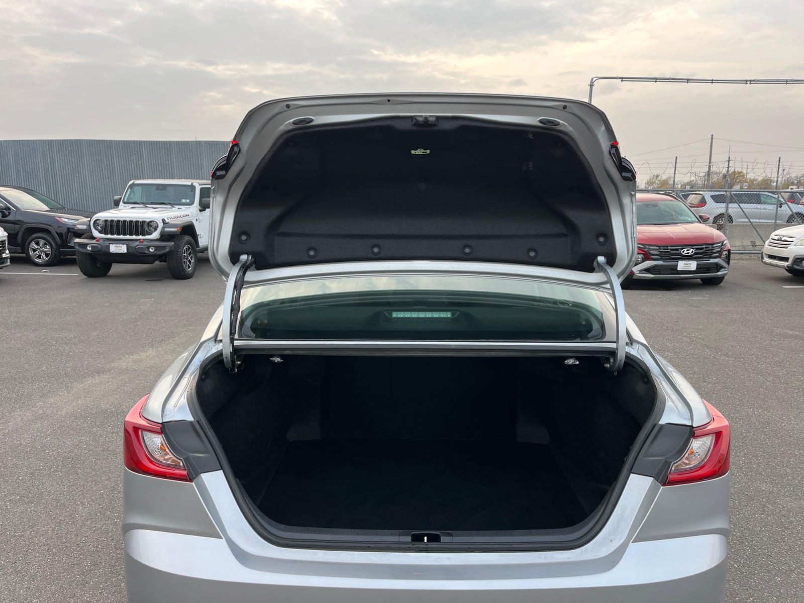 Thumbnail: 2025 Toyota Camry - 6