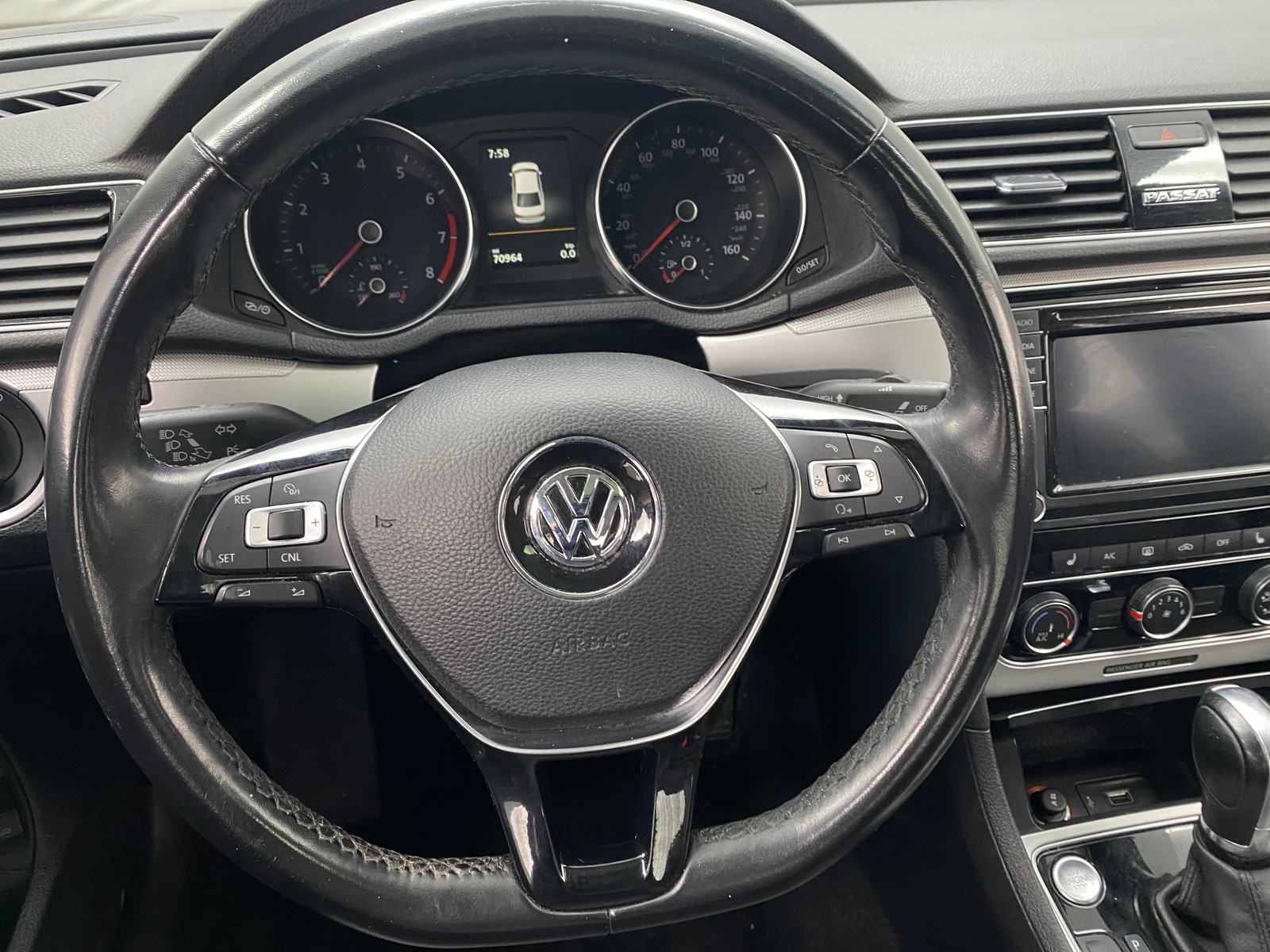 Thumbnail: 2019 Volkswagen Passat - 4