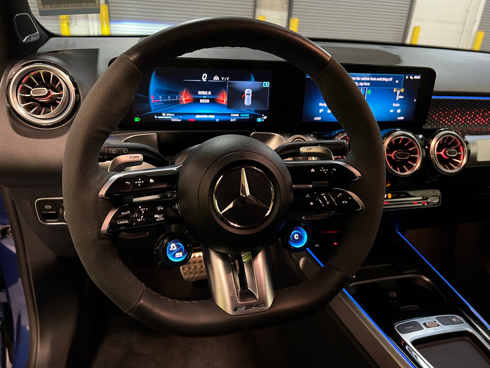 Thumbnail: 2024 Mercedes-Benz GLB - 4