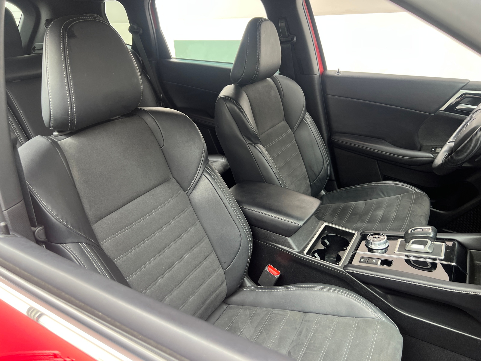 Thumbnail: 2023 Mitsubishi Outlander - 2