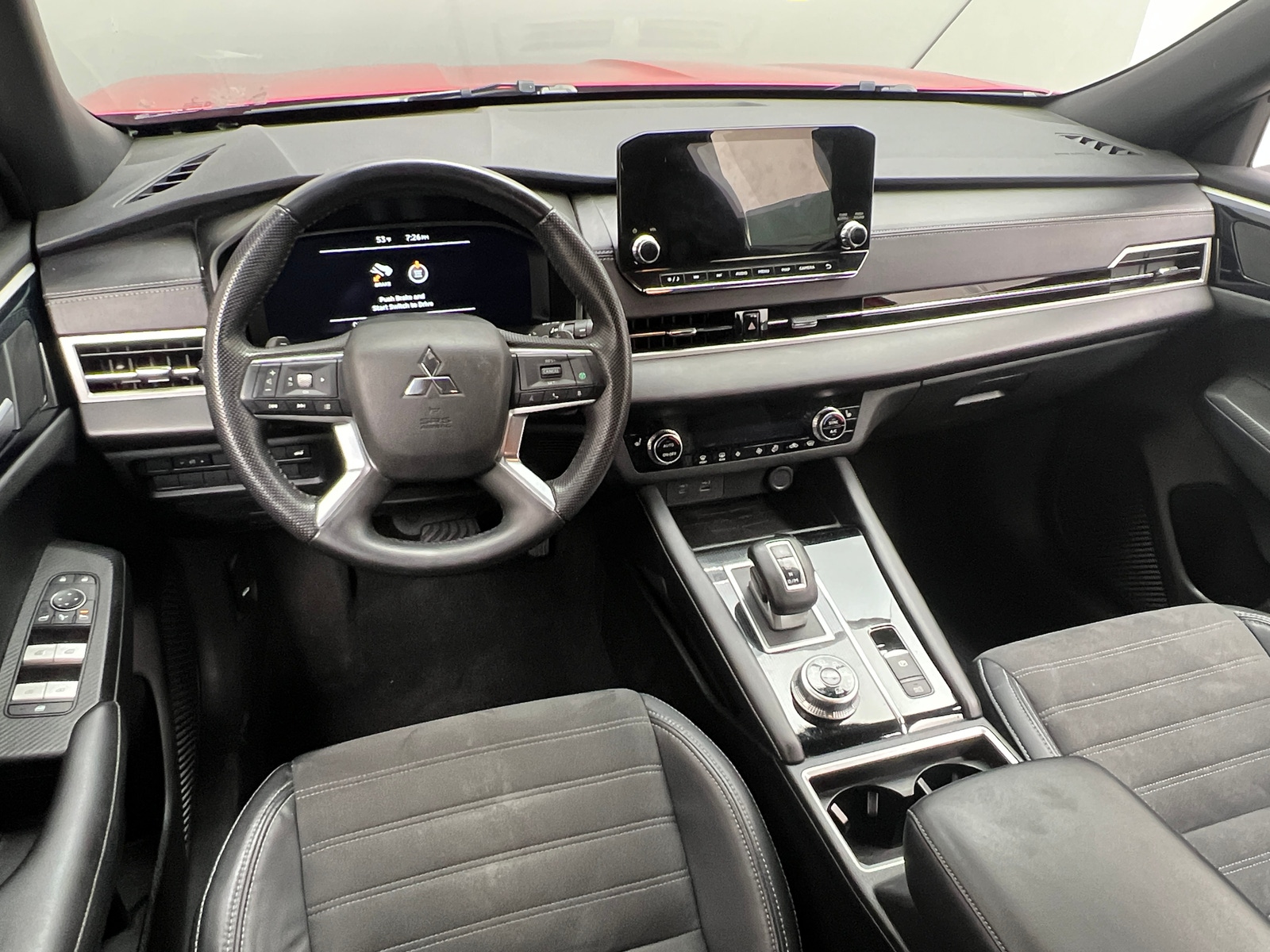 Thumbnail: 2023 Mitsubishi Outlander - 3