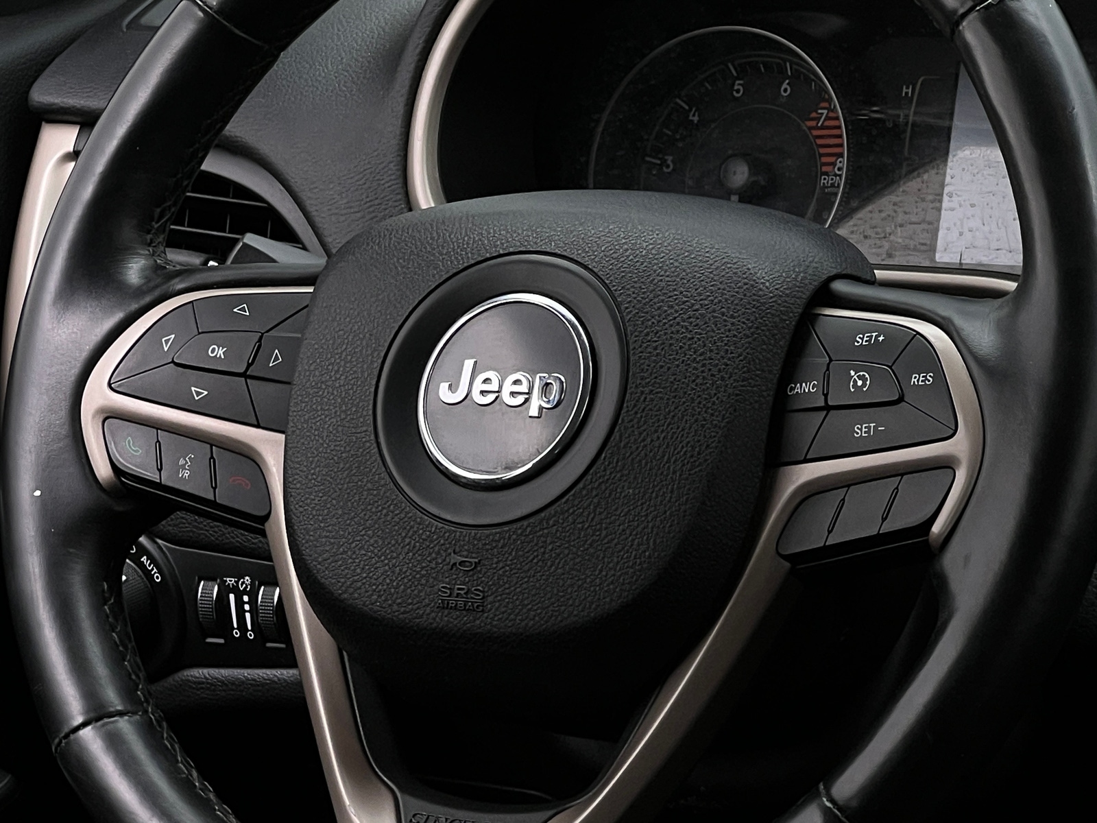 Thumbnail: 2016 Jeep Cherokee - 5