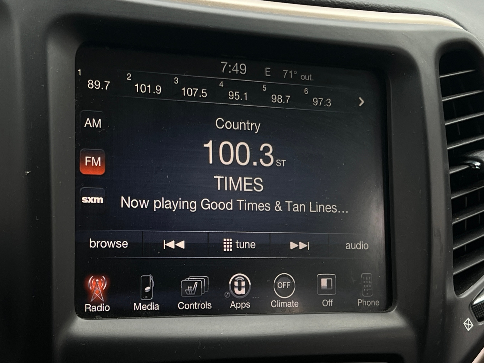 Thumbnail: 2016 Jeep Cherokee - 4