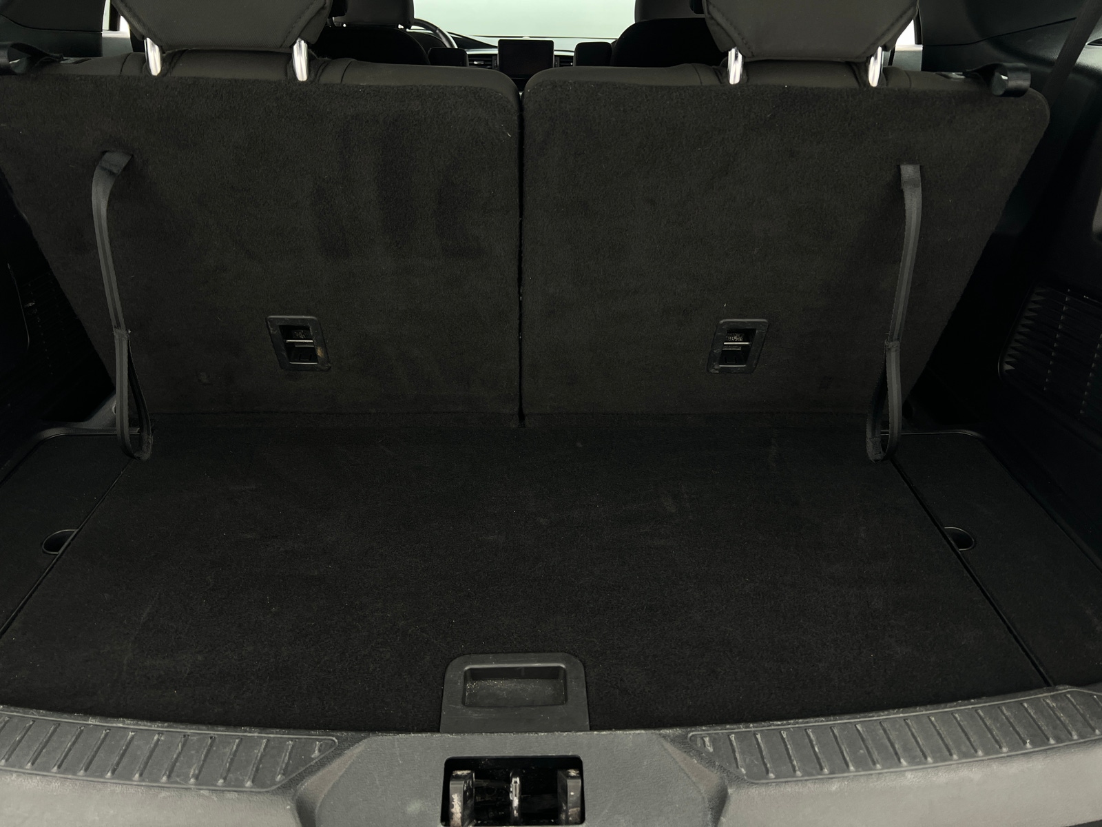 Thumbnail: 2020 Ford Explorer - 7