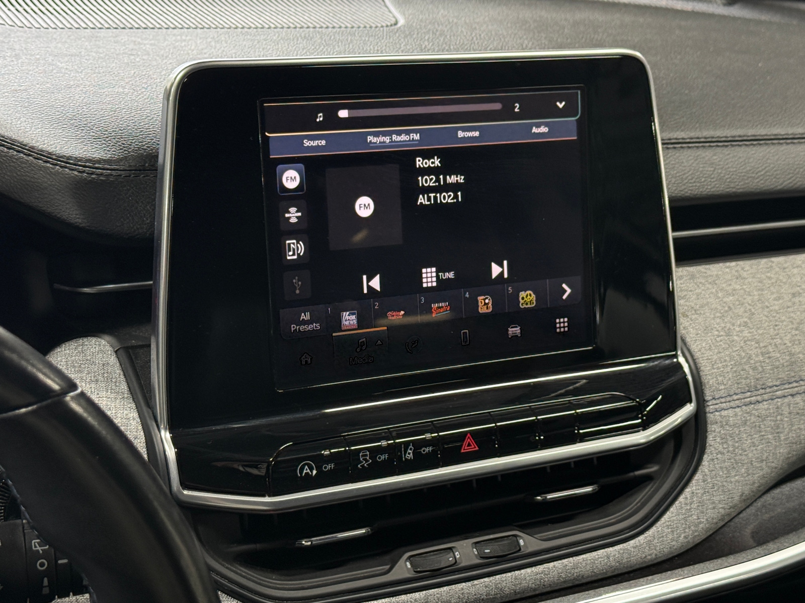 Thumbnail: 2022 Jeep Compass - 4