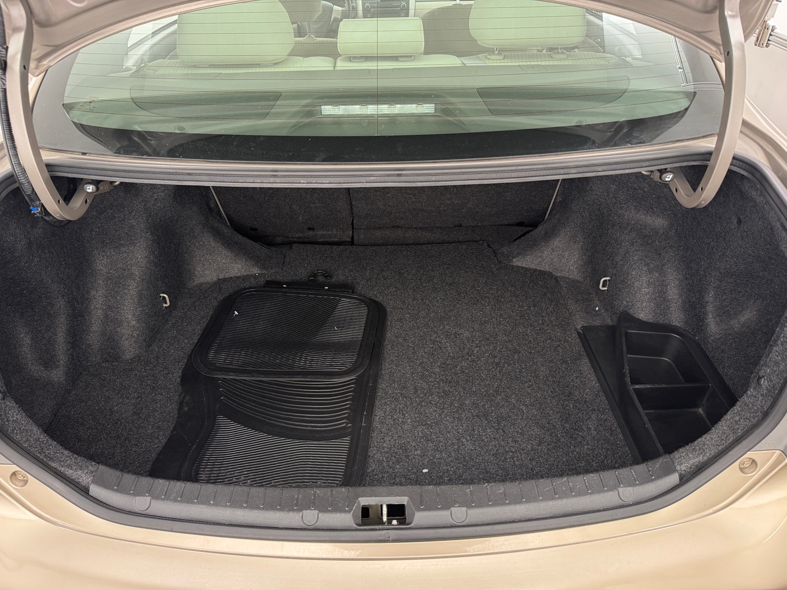 Thumbnail: 2010 Toyota Corolla - 6